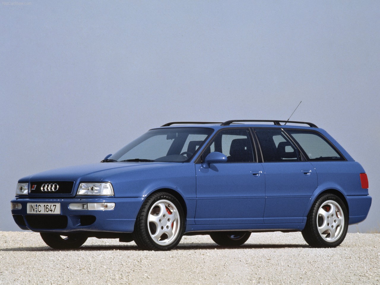 Audi-RS2_Avant_1993_side_wallpaper_01.jpg